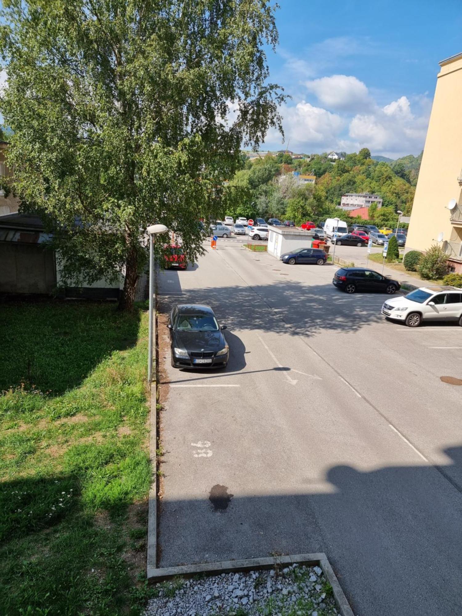 Apartment Banska - City Centre & Private Parking บันสกาบิสตรีตซา ภายนอก รูปภาพ